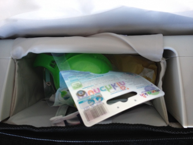 Munchkin travel online child booster seat