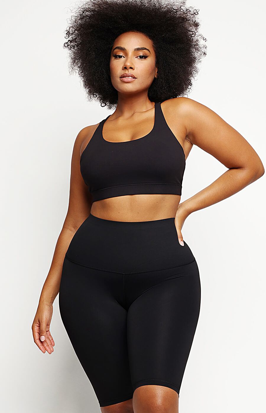Stylish and Figure-Flattering Looks for Love Handles
